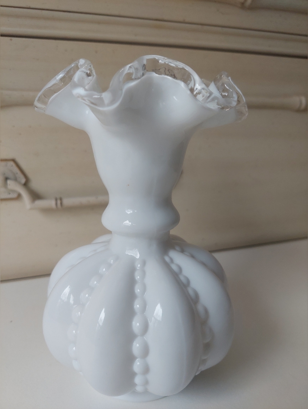 VTG Fenton White Ruffled Milk Glass Bud Vase - ruffled edge